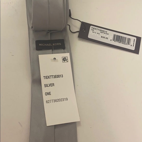 🆕MICHAEL KORS Boys Silk Tie - Picture 3 of 4